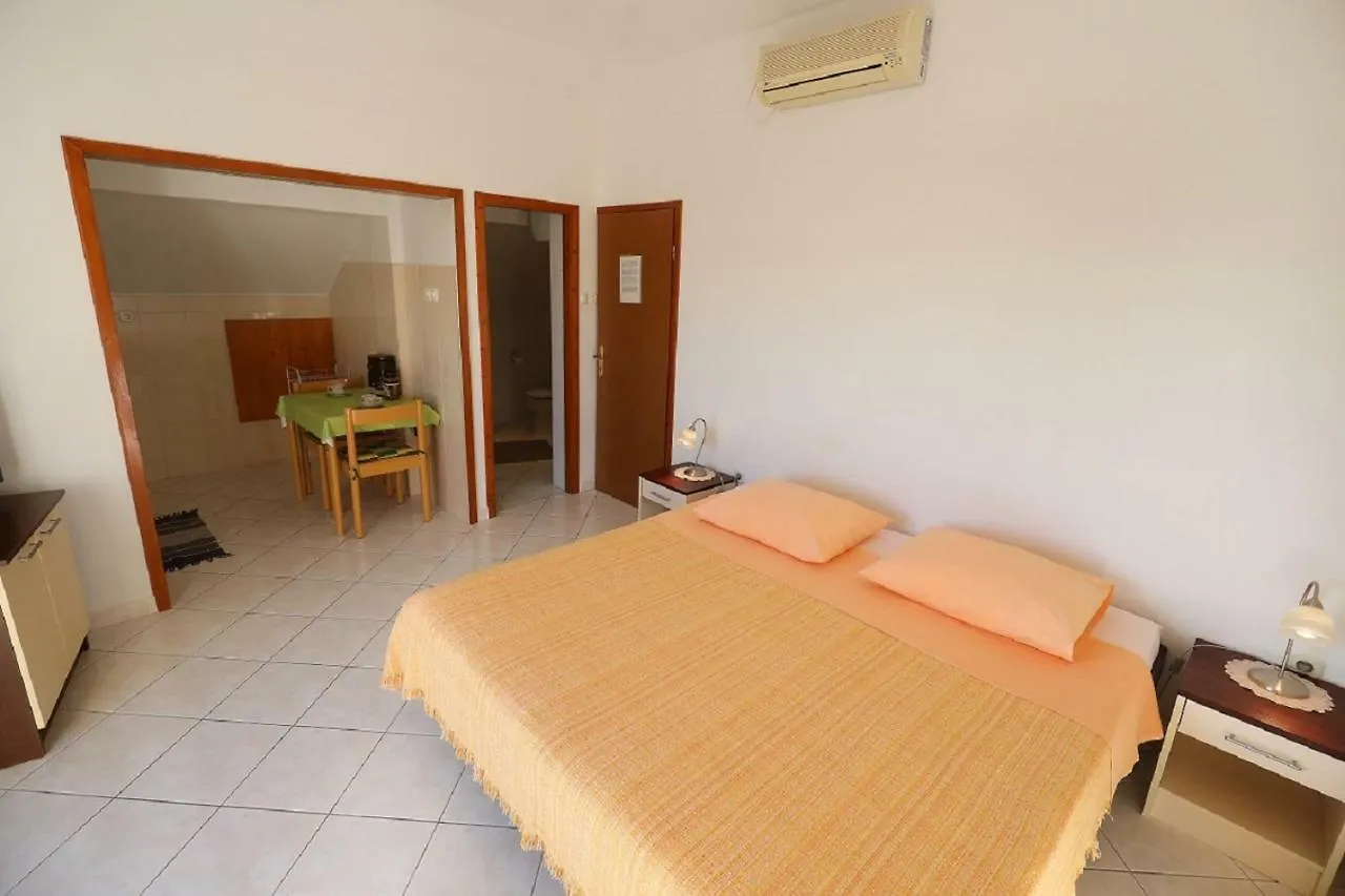 Studio Apartments Pavin Zadar