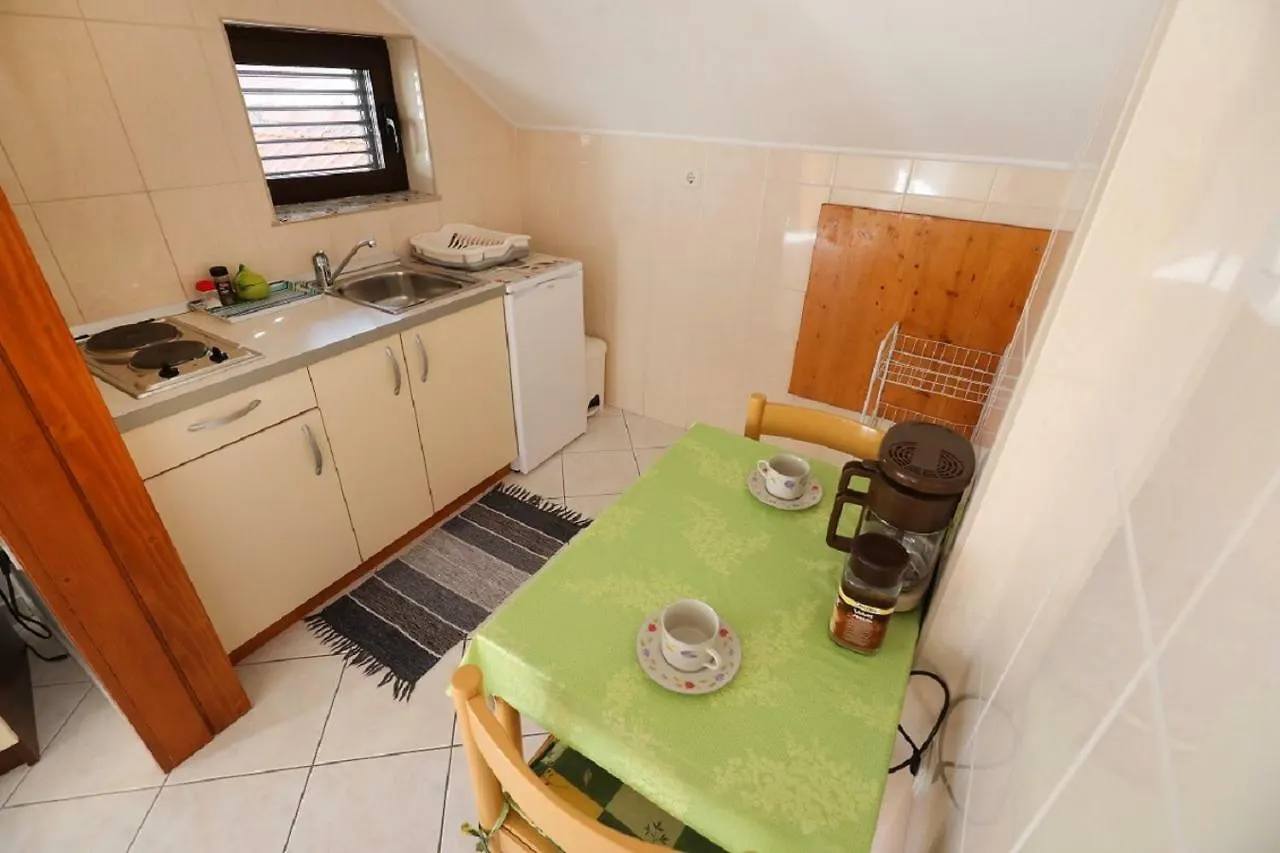 Studio Apartments Pavin Zadar