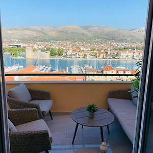 mentha-apartment-trogir.hotels-in-trogir.com/