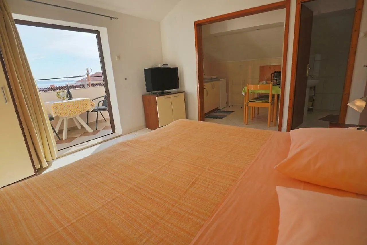 Studio Apartments Pavin Zadar 0*,