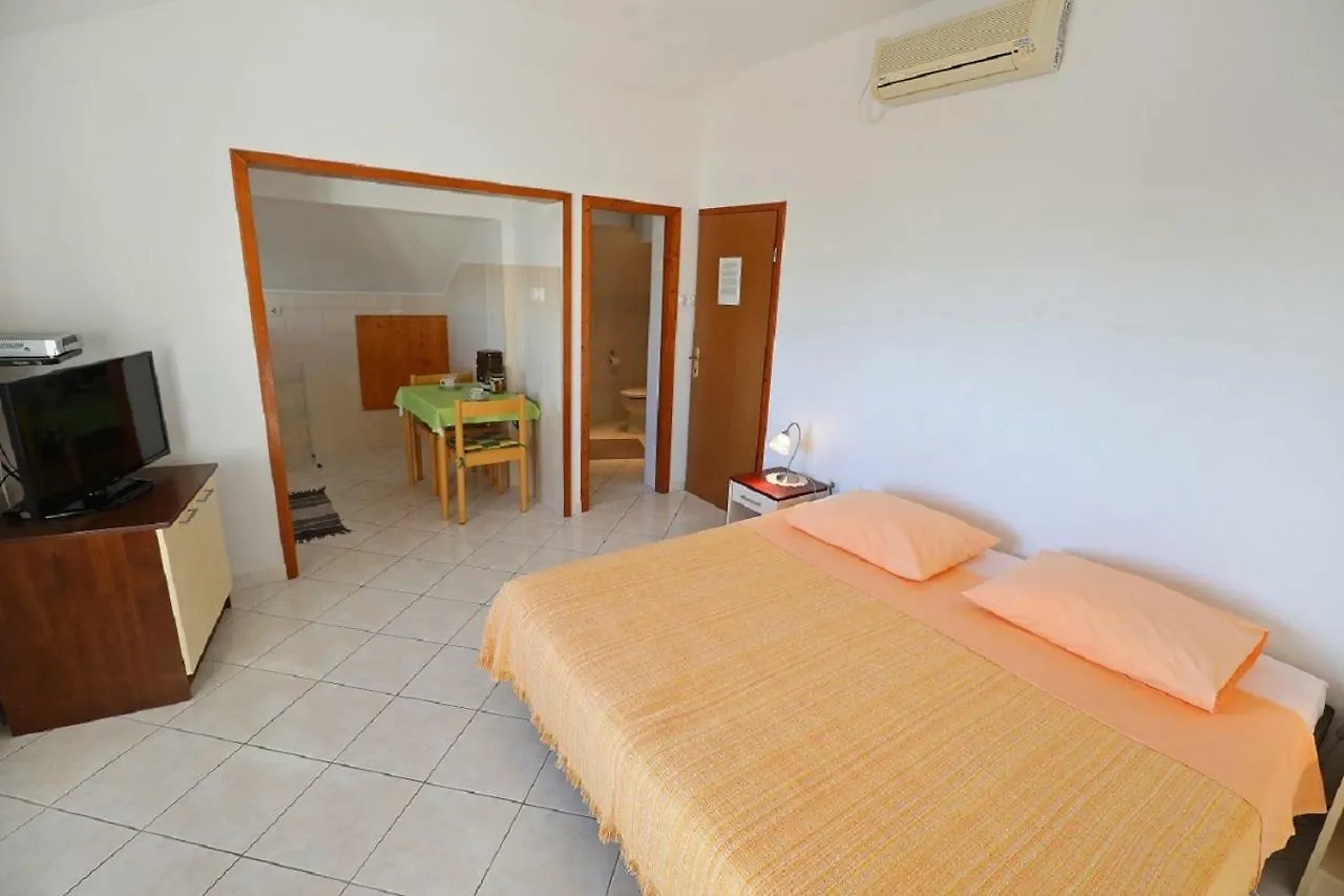 Studio Apartments Pavin Zadar