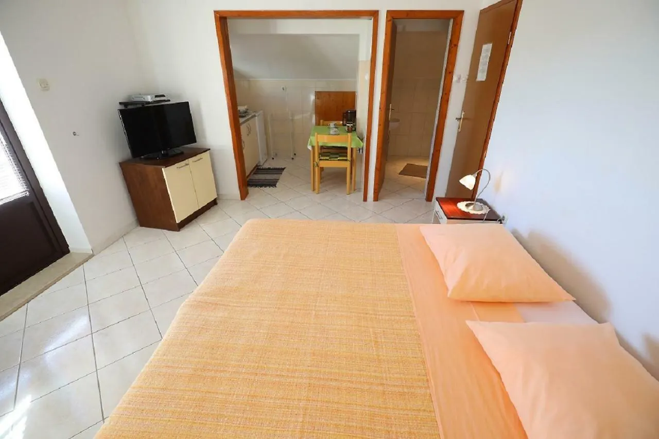 Studio Apartments Pavin Zadar